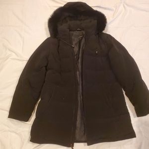 Warm UTEX down puffer jacket with removable faux fur hood.